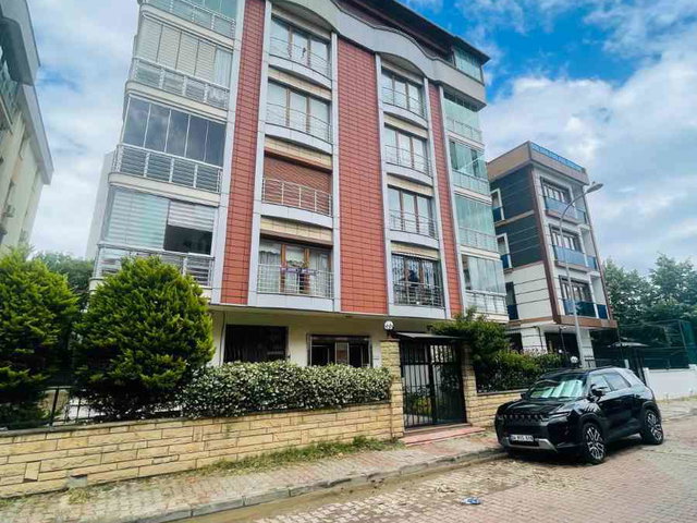 MALTEPE SAHİLE BİRİNCİ PARALEL 3+1 140M2 SİTEİÇİ DAİRE...
