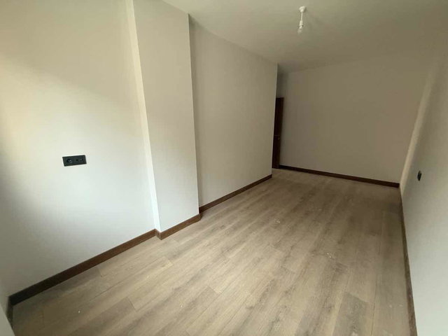 ÇENGELKÖY RASATHANE SİTE İÇİ ARA KAT YÜKSEK KAT SIFIR 3+1