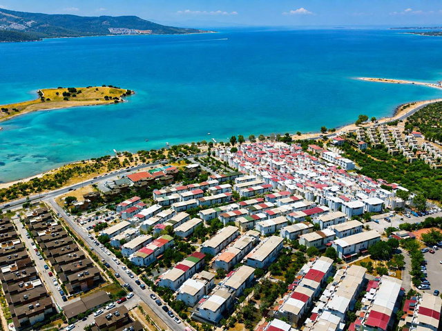 DENİZE SIFIR SİTE İÇİ 2+1 KELEPİR VİLLA