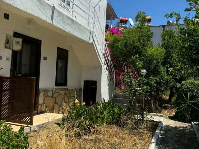 DATÇA KARAİNCİR’DE DENİZE YAKIN, EŞYALI 1+1 YILLIK KİRALIK DAİRE