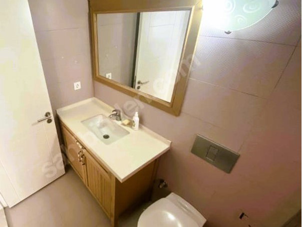 ALAÇATI MERKEZ'E YÜRÜME MESAFE'SINDE ORTAK HAVUZLU SITE IÇI YILLIK KIRALIK VILLA