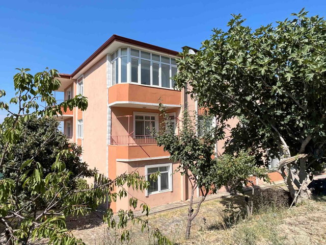 REMAXÇAKRA ÖMER ONAYCI'DAN KARAMÜRSELDE SATILIK 3+1 FIRSAT DAIRE