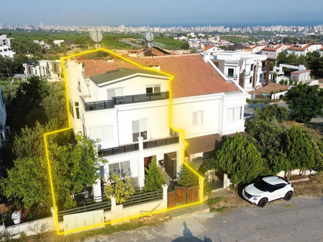 REMAX RİNA'DAN KUYULUK'TA PANORAMİK MANZARALI TRİPLEKS VİLLA
