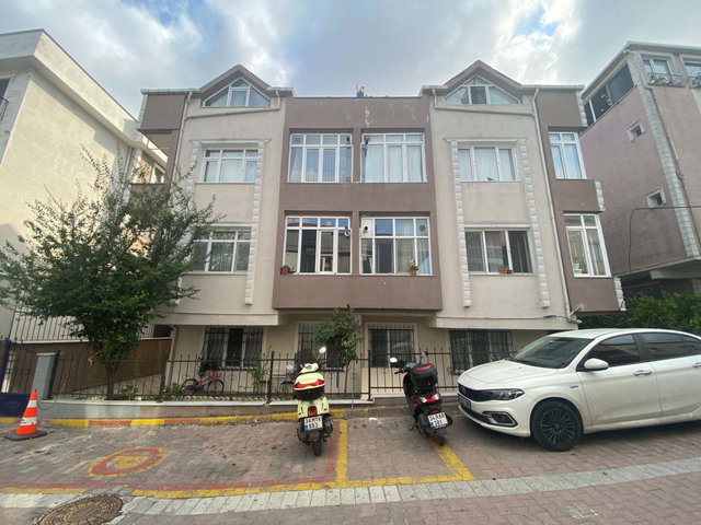 AVCILAR FIRUZKÖYDE 2.ARAKATTA 2+1 BALKONLU SATILIK DAIRE