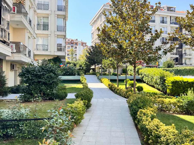 ADNAN KAHVECİ MAH.  EVİMİZ BEYLİKDÜZÜ SİTESİNDE  HAVUZLU  3+1 KİRALIK DAİRE