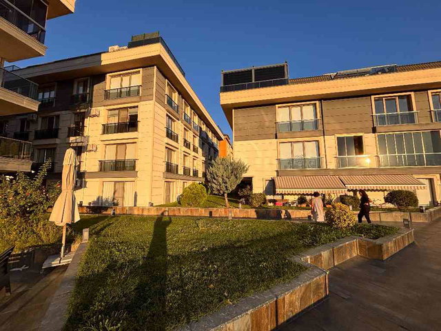 AVCILAR GÜLPARK BUTİK 2+1 KİRALIK FULL EŞYALI EBEVEYN BANYOLU ARAKAT DAİRE