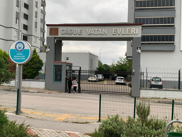 REMAX BEYAZ | CADDE VATAN EVLERİ SİTESİNDE 3+1 PANORAMIK MANZARALI DAIRE