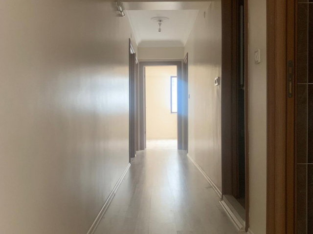 REMAX BEYAZ | CADDE VATAN EVLERİ SİTESİNDE 3+1 PANORAMIK MANZARALI DAIRE