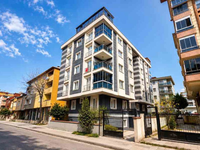 ÇEKMEKÖY TAŞDELEN ÖZEL BAHÇELİ 2+1 DAİRE 85M² İSKANLI SATILIK