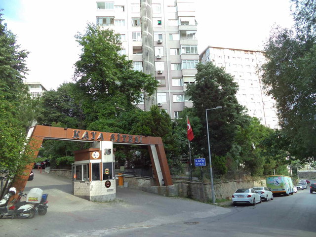 KAYA SITESI’NDE DENIZ MANZARALI 3+1 SATILIK DAIRE