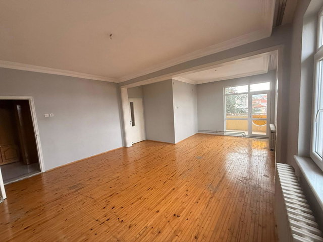 REMAX POINT'TEN MERAM HAVZAN’DA AŞKIN SİTESİ’NDE 2+1