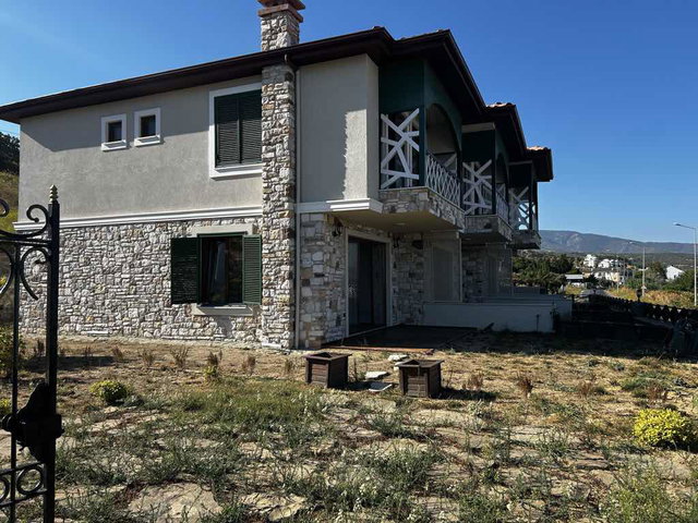ŞARKÖY’DE 2022 YAPIMI SIFIR, 3+1, 3 BANYOLU, 4 CEPHELİ TAPULU VİLLA | KREDİYE UYGUN