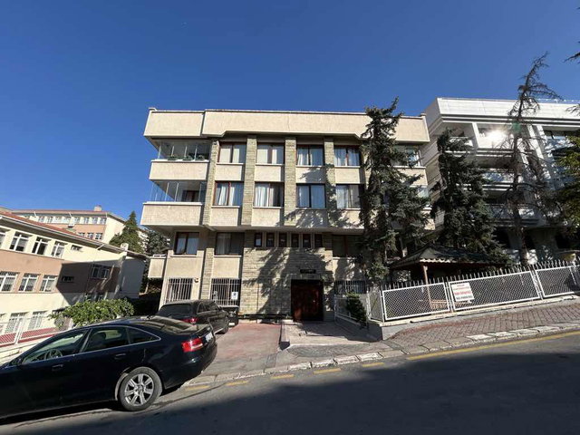 ÇANKAYA’DA DOĞU-GÜNEY CEPHELİ 4+1 | 170 M² NET | 2 BANYO 3 WC | MERKEZİ ISITMALI