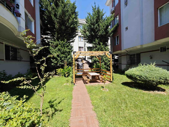 MUHTEŞEM KONUM E-5, GÖL VE KÜLTÜR PARK'A 100 MT.