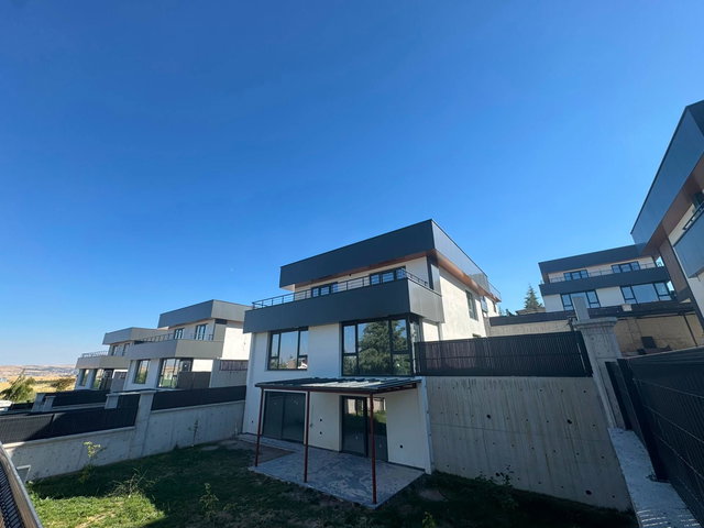 YURTKENT ANKARA VİLLALARI’NDA SIFIR 6+2  SATILIK MÜSTAKİL  VİLLA
