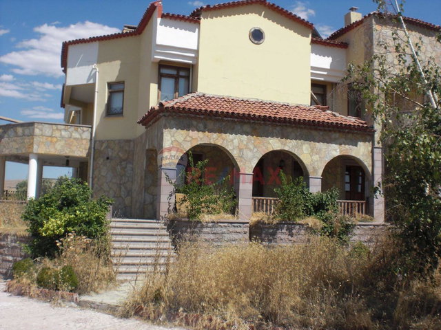 GÖLBAŞI SATILIK 7+1+KAPALI OTOPARK+HAVUZ 5 DÖNÜM ARSA VE VİLLA