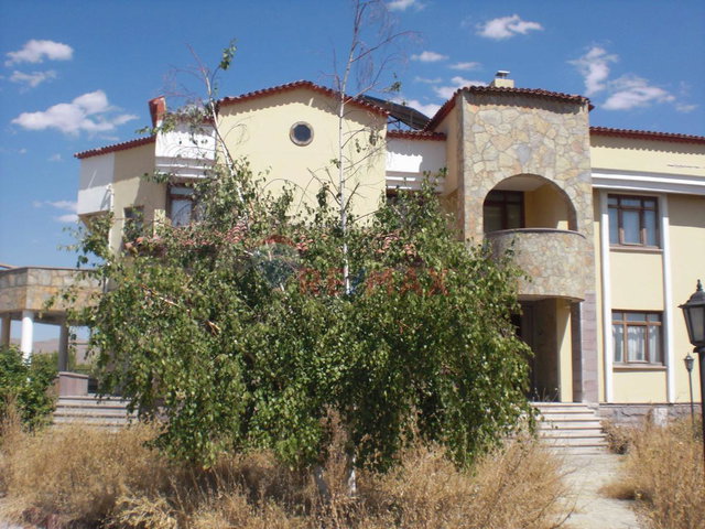 GÖLBAŞI SATILIK 7+1+KAPALI OTOPARK+HAVUZ 5 DÖNÜM ARSA VE VİLLA