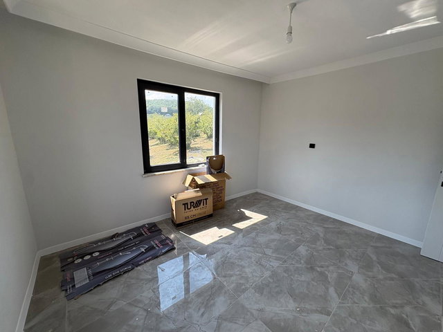 RE/MAX MAVİ'DEN KAZIMPAŞA UZUNKÖYDE KİRALIK 200M2 DAİRE