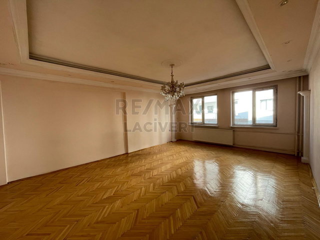 RE/MAX LACİVERT'TEN ÇAYKARA'DA KİRALIK 3+1 DAİRE