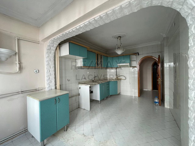 RE/MAX LACİVERT'TEN ÇAYKARA'DA KİRALIK 3+1 DAİRE