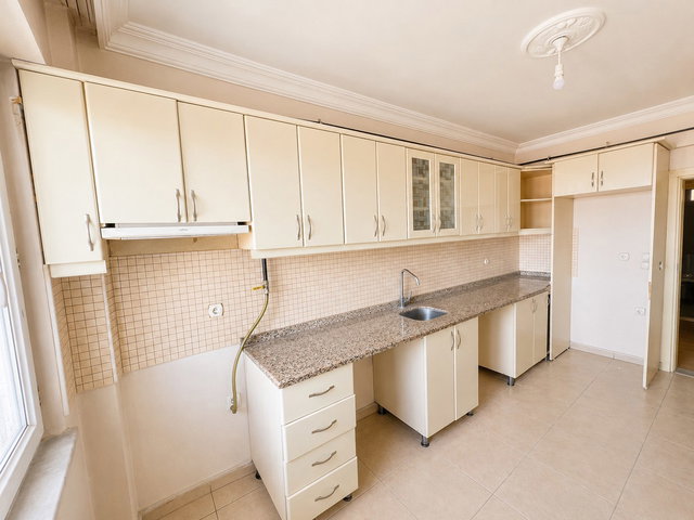 SARAY'DA CADDE ÜZERİNDE SATILIK 3+1 DAİRE