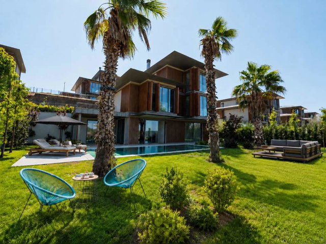 RİVA DÜŞLER VADİSİ’ NDE ULTRA LÜKS ÖZEL TASARIM SATILIK BÜYÜK TİP VİLLA