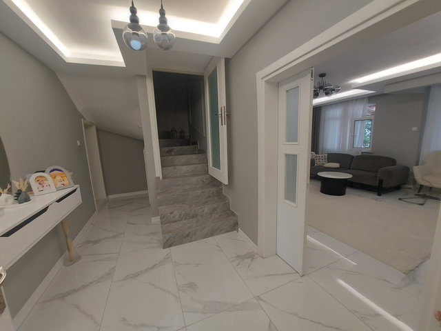 SERDİVAN BEŞKÖPRÜ'DE MÜSTAKİL TRİPLEKS