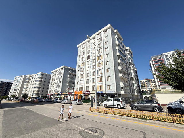 REMAX İLKE'DEN YILDIZKENT'TE 4+1 SATILIK DAİRE