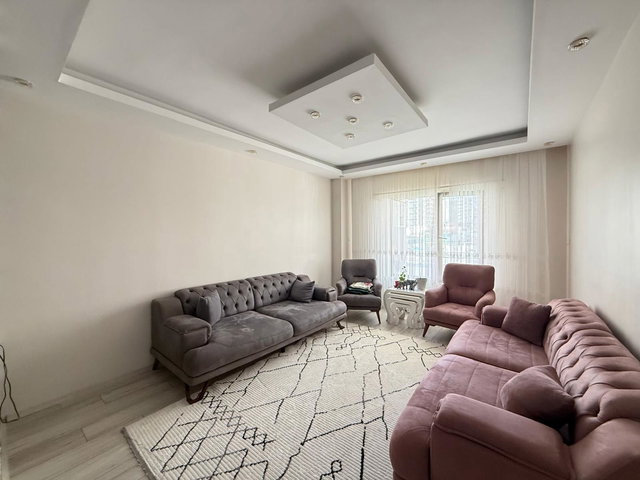REMAX İLKE'DEN YILDIZKENT'TE 4+1 SATILIK DAİRE