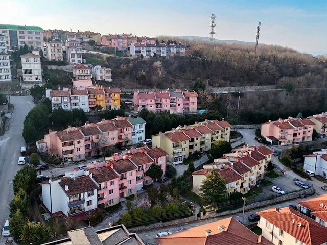 REMAX MAVI-ŞELALE PARK YANI ATSO VILLARINDA 6+2 BAHÇE TRIPLEKSI