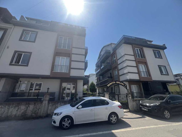 KARTEPE’DE SİTE İÇİNDE 3+1 ÇATI KATI | 140 M² BRÜT | BALKONLU | KREDİYE UYGUN