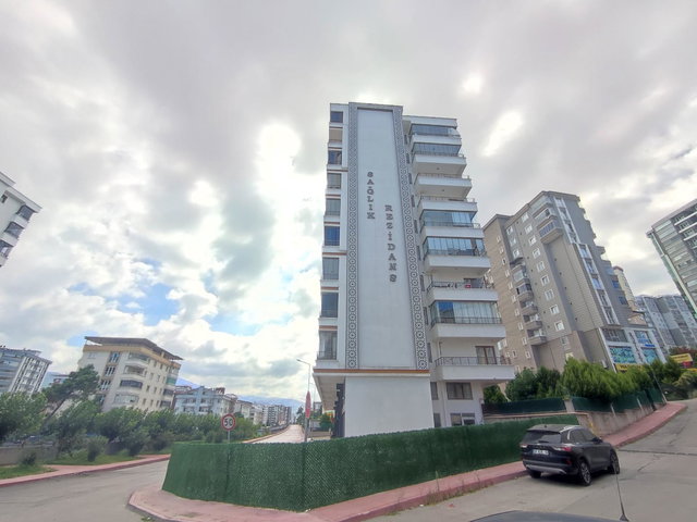 REMAX PARLA’DAN DEREBAHÇEDE LÜKS EŞYALI KİRALIK 1+1 DAİRE