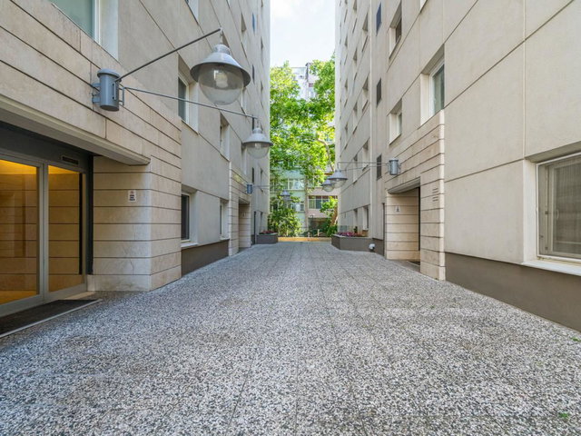 OTOPARKLI, GÜVENLİKLİ, GENÇ SİTENİN EN BÜYÜK DAİRE TİPİ FIRSATI!