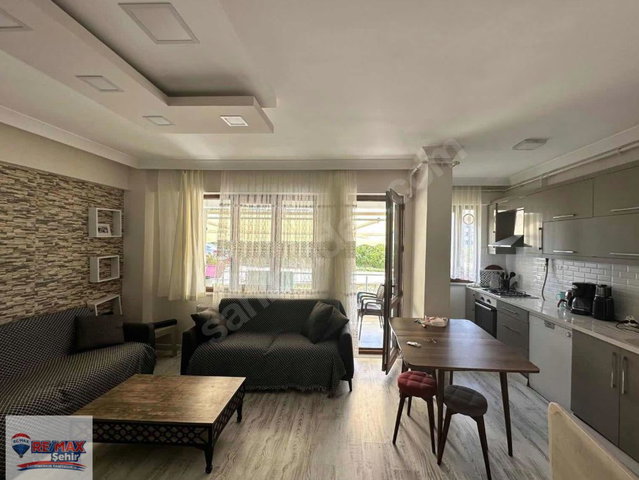 RE/MAX ŞEHIRDEN ÇINARCIK'TA 4 + 2 TERS DUBLEKS SATILIK DAIRE