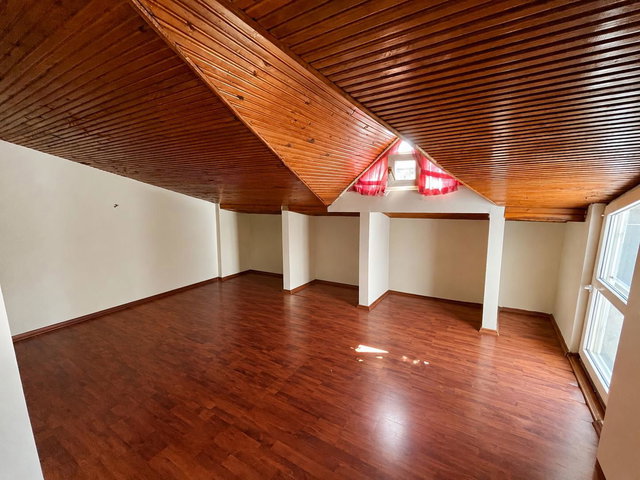 ATIFET SOKAK 5+1 ÇATI DUBLEKS 4 BANYO - KISMI DENIZ MANZARALI