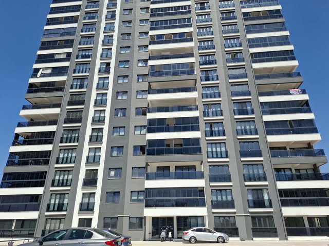 SUSUZ MAHALLESİ AKINCI CADDESİ ÜZERİNDE SATILIK 4+1