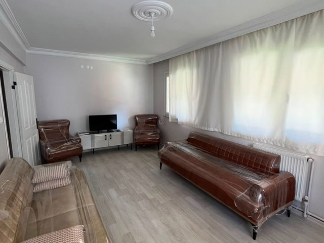 ÜMRANİYE'DE CANPARK AVM VE METROYA YAKIN SATILIK 2+1 DAİRE