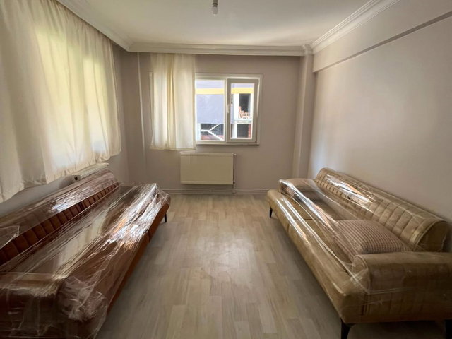 ÜMRANİYE'DE CANPARK AVM VE METROYA YAKIN SATILIK 2+1 DAİRE