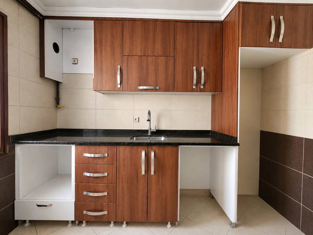 SARIGAZİDE GENİŞ FERAH 2+1 ARAKAT BALKONLU KİRALIK DAİRE