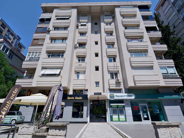 ŞEMSETTIN GÜNALTAY CD ÜZERINDE SATILIK 4+1 DAIRE 200 M2