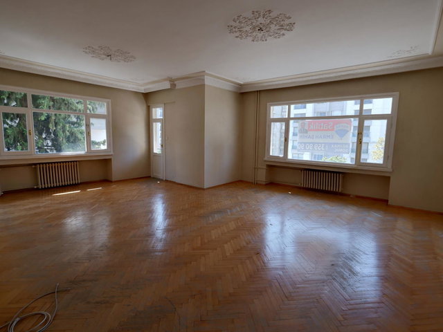 ŞEMSETTIN GÜNALTAY CD ÜZERINDE SATILIK 4+1 DAIRE 200 M2