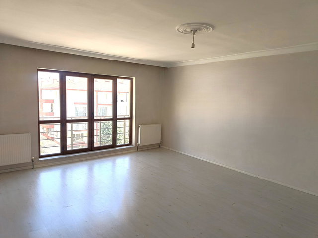 YEŞİLOVA’DA 3+1 125M2 EVEBEYN BANYOLU ASANSÖRLÜ KIRALIK