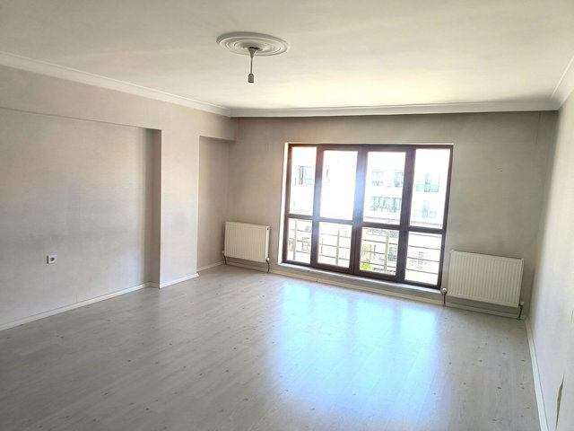 YEŞİLOVA’DA 3+1 125M2 EVEBEYN BANYOLU ASANSÖRLÜ KIRALIK