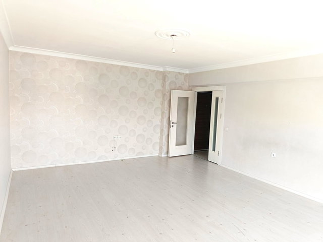 YEŞİLOVA’DA 3+1 125M2 EVEBEYN BANYOLU ASANSÖRLÜ KIRALIK