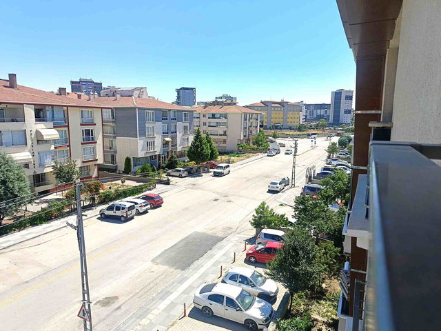 YEŞİLOVA’DA 3+1 125M2 EVEBEYN BANYOLU ASANSÖRLÜ KIRALIK
