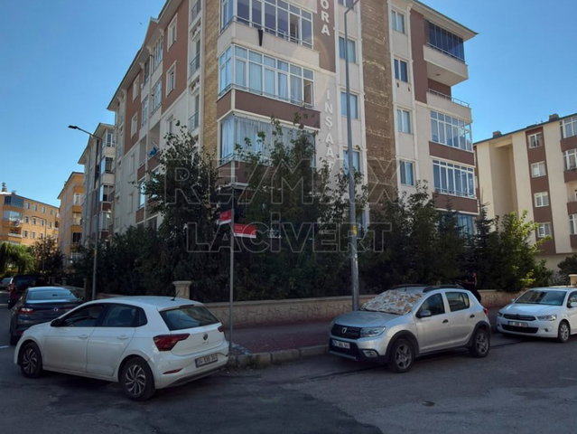 RE/MAX LACİVERT'TEN DADAŞKENT'TE KİRALIK 2+1 DAİRE