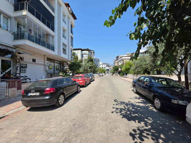 REMAX PİN'DEN GİRNE MAHALLESİ’NİN EN DEĞERLİ KONUMUNDA KİRALIK 2+1 KÖŞE DAİRE