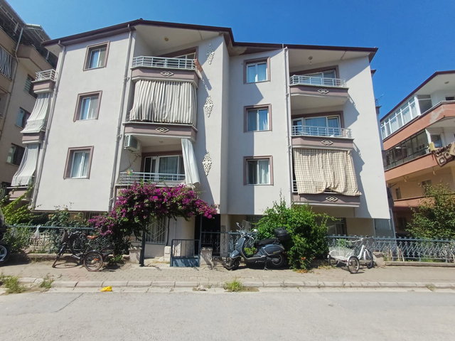 BAHÇELİEVLER MAHALLESİNDE SATILIK 2+1 DAİRE