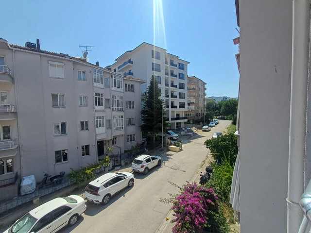 BAHÇELİEVLER MAHALLESİNDE SATILIK 2+1 DAİRE