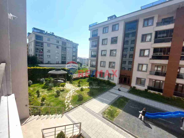BEYLİKDÜZÜ​ KAVAKLI YÜKSEL KONAKLARI 3+2 SATILIK DENİZ MANZARALI ÖNÜ AÇIK DAİRE